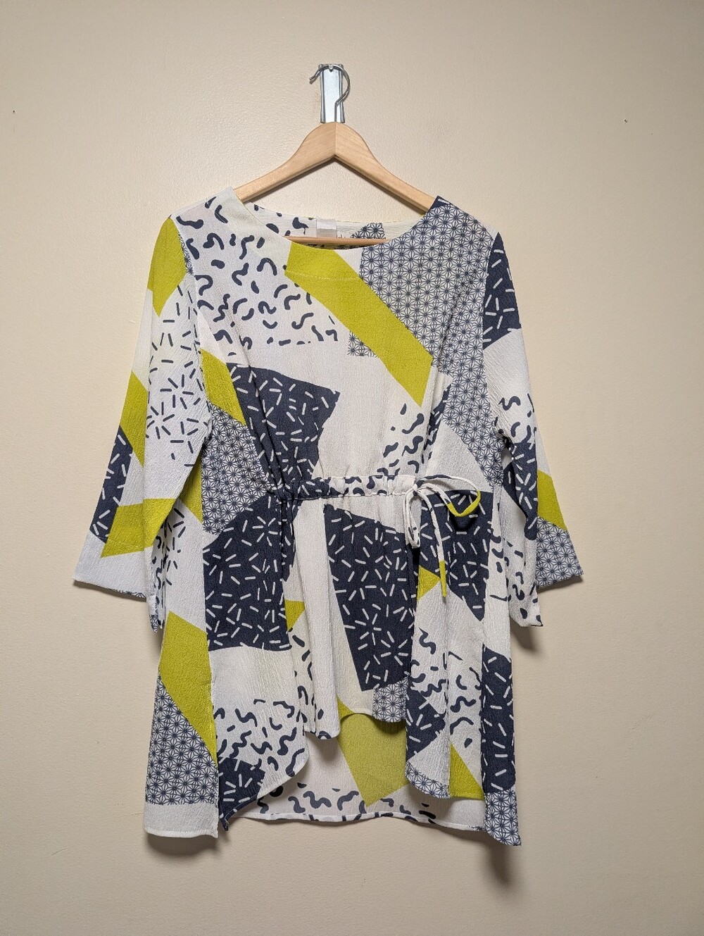 Moonlight USA Abstract Geometric Peplum Tunic Top Medium